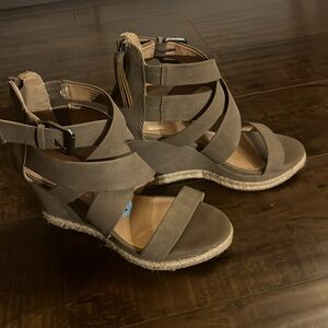 Report wedges size 6